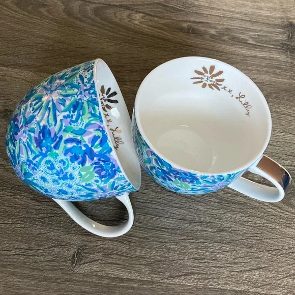 🟢mix and match 2 for $20🟢 Lilly Pulitzer Ceramic Mugs (set of 2) - Picture 1 of 5